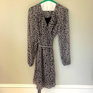 Tart grey leopard V neck dress with tie, size S.